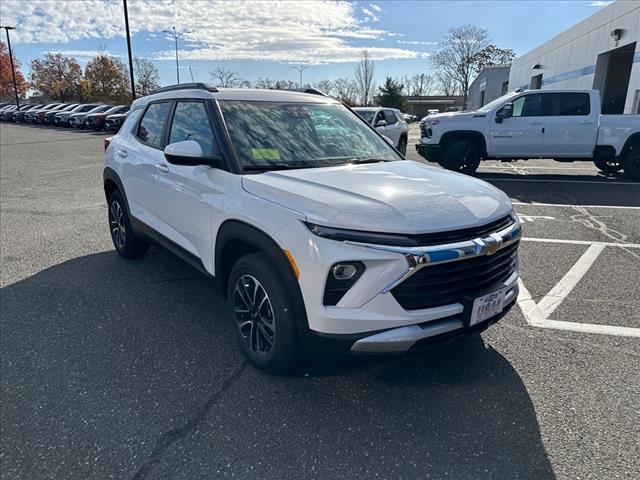 new 2025 Chevrolet TrailBlazer car, priced at $26,490