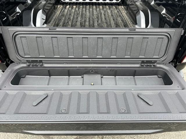 new 2025 Chevrolet Colorado car, priced at $33,690