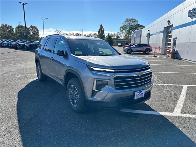 new 2024 Chevrolet Traverse car, priced at $39,895