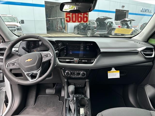 new 2025 Chevrolet TrailBlazer car, priced at $27,929