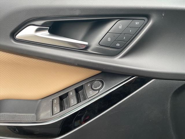 new 2025 Chevrolet Equinox car, priced at $35,294