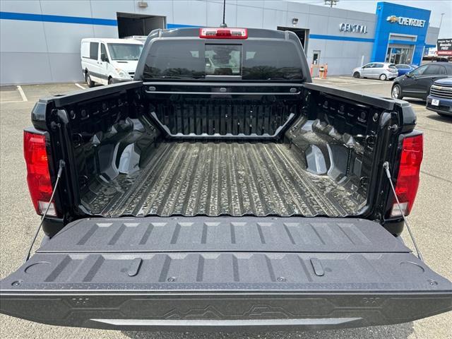 new 2025 Chevrolet Colorado car, priced at $43,020
