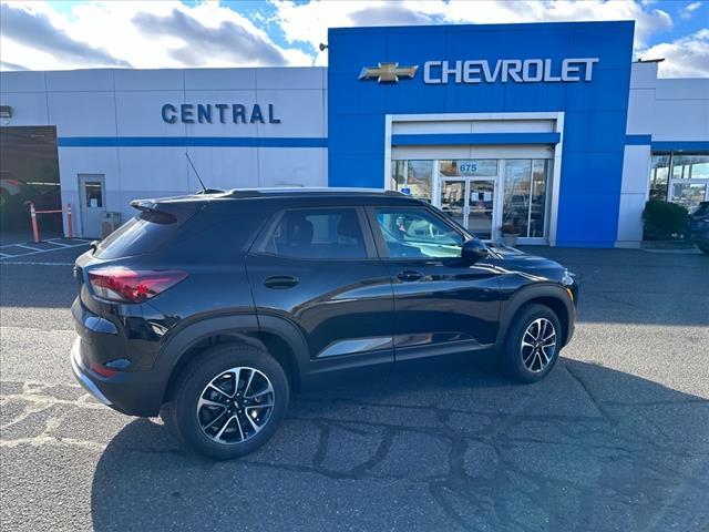 new 2025 Chevrolet TrailBlazer car, priced at $27,085