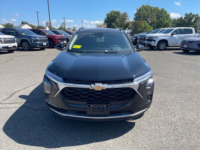 new 2025 Chevrolet Trax car, priced at $22,595