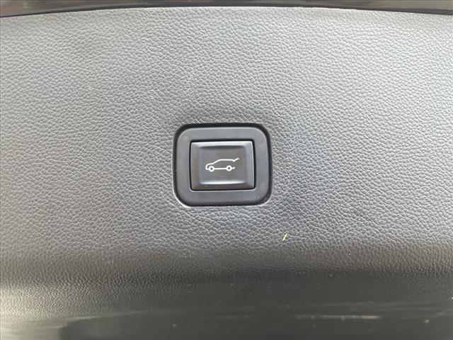 used 2020 Chevrolet Traverse car, priced at $27,995