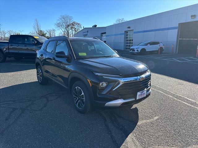 new 2025 Chevrolet TrailBlazer car, priced at $27,085