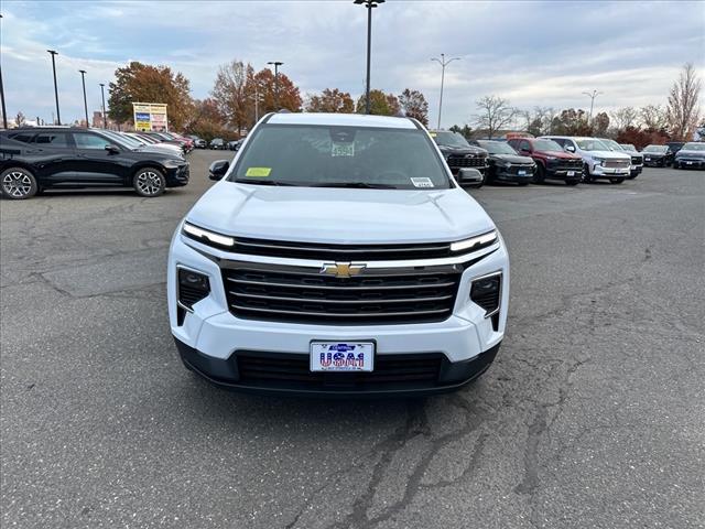 new 2024 Chevrolet Traverse car, priced at $39,895