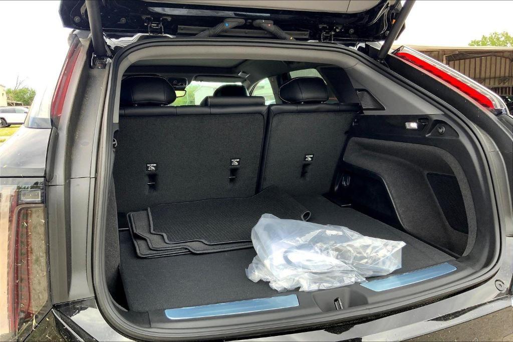 new 2025 Cadillac OPTIQ car, priced at $55,970