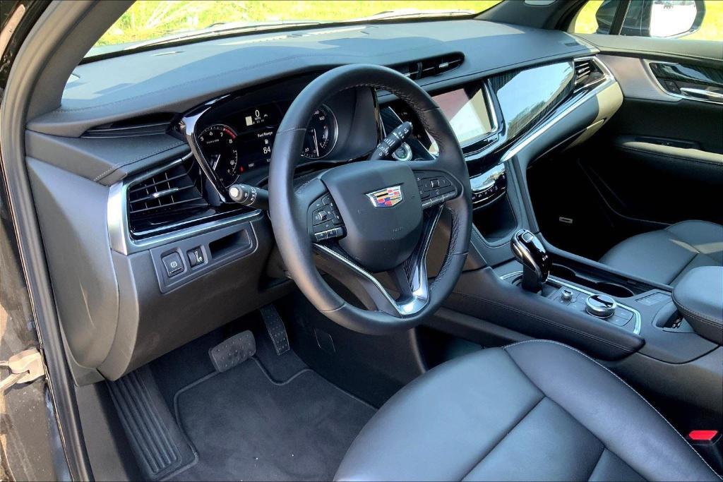 used 2025 Cadillac XT6 car, priced at $53,956