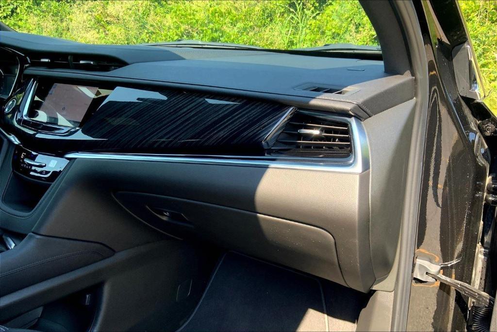 used 2025 Cadillac XT6 car, priced at $53,956