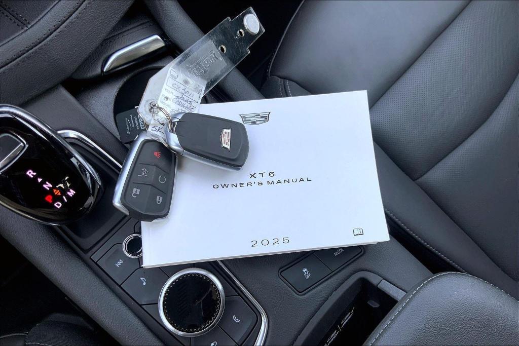used 2025 Cadillac XT6 car, priced at $53,956