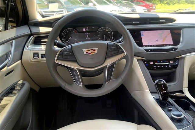 used 2022 Cadillac XT5 car, priced at $32,858