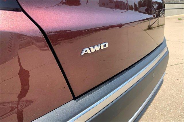 used 2022 Cadillac XT5 car, priced at $32,858