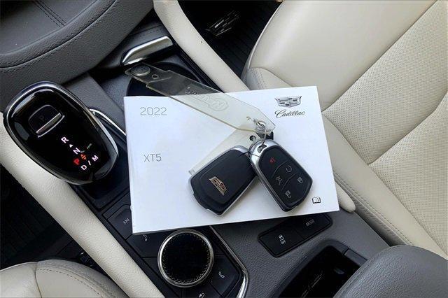 used 2022 Cadillac XT5 car, priced at $32,858