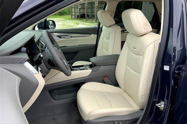 new 2025 Cadillac XT5 car, priced at $59,789