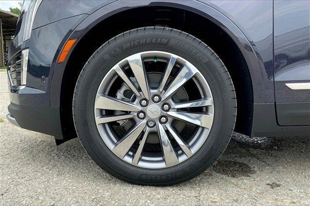 new 2025 Cadillac XT5 car, priced at $59,789