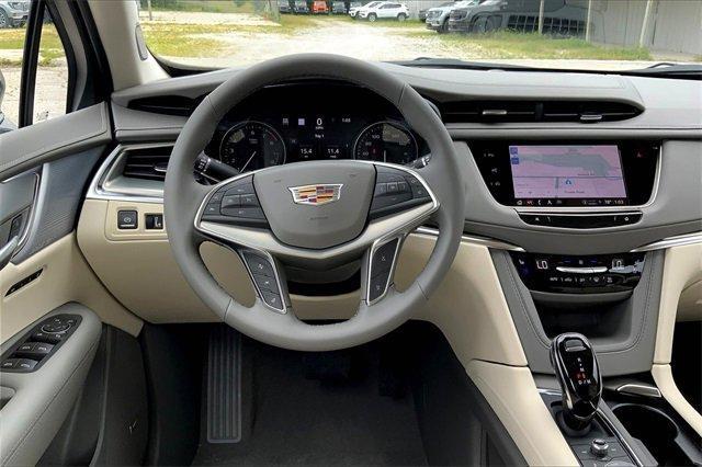 new 2025 Cadillac XT5 car, priced at $59,789