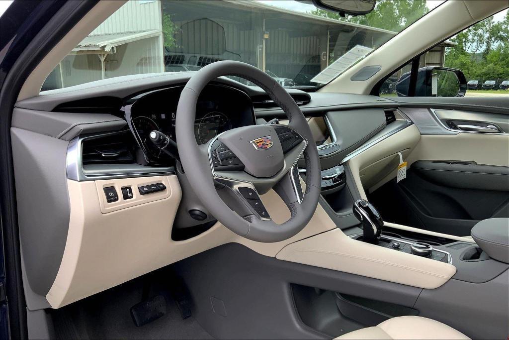 new 2025 Cadillac XT5 car, priced at $59,789