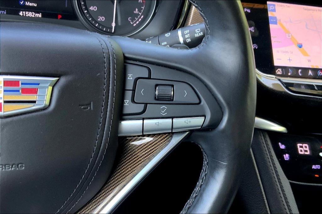 used 2022 Cadillac XT6 car, priced at $35,982