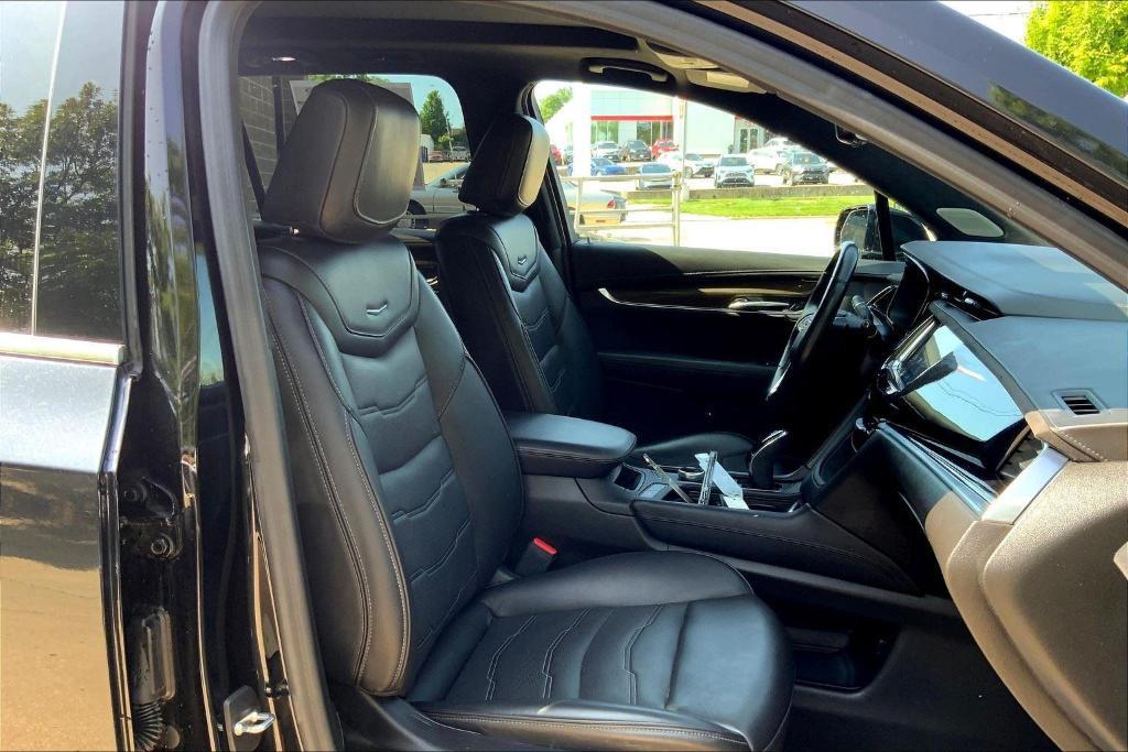used 2022 Cadillac XT6 car, priced at $35,982