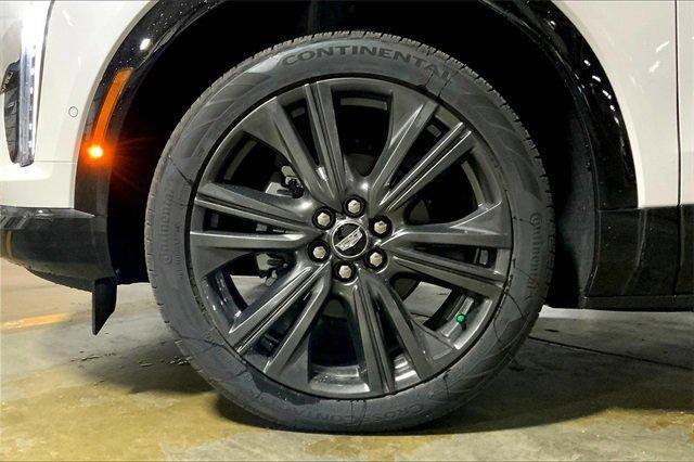 new 2025 Cadillac OPTIQ car, priced at $60,894