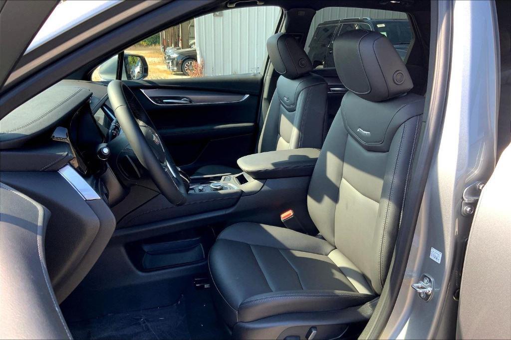 new 2025 Cadillac XT5 car, priced at $44,790