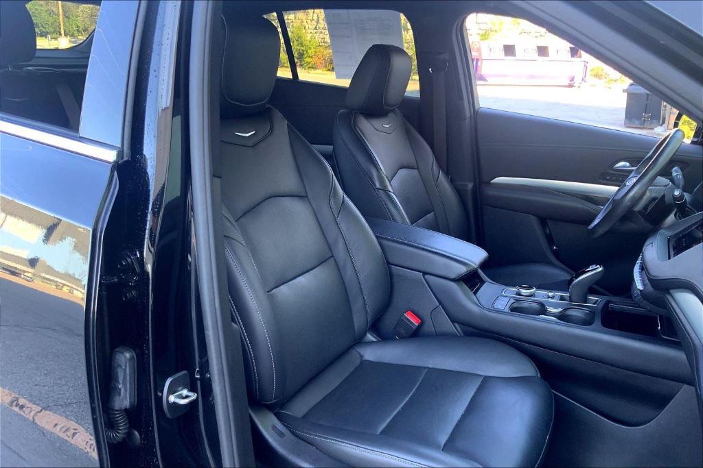 used 2022 Cadillac XT4 car, priced at $28,451