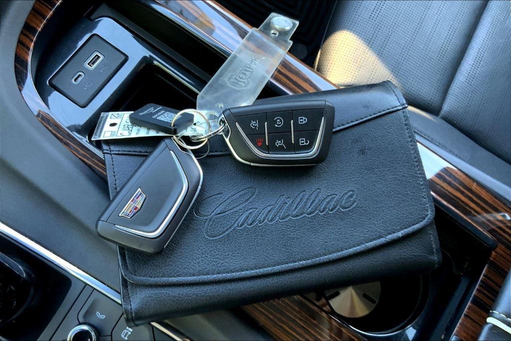 used 2022 Cadillac Escalade ESV car, priced at $57,731