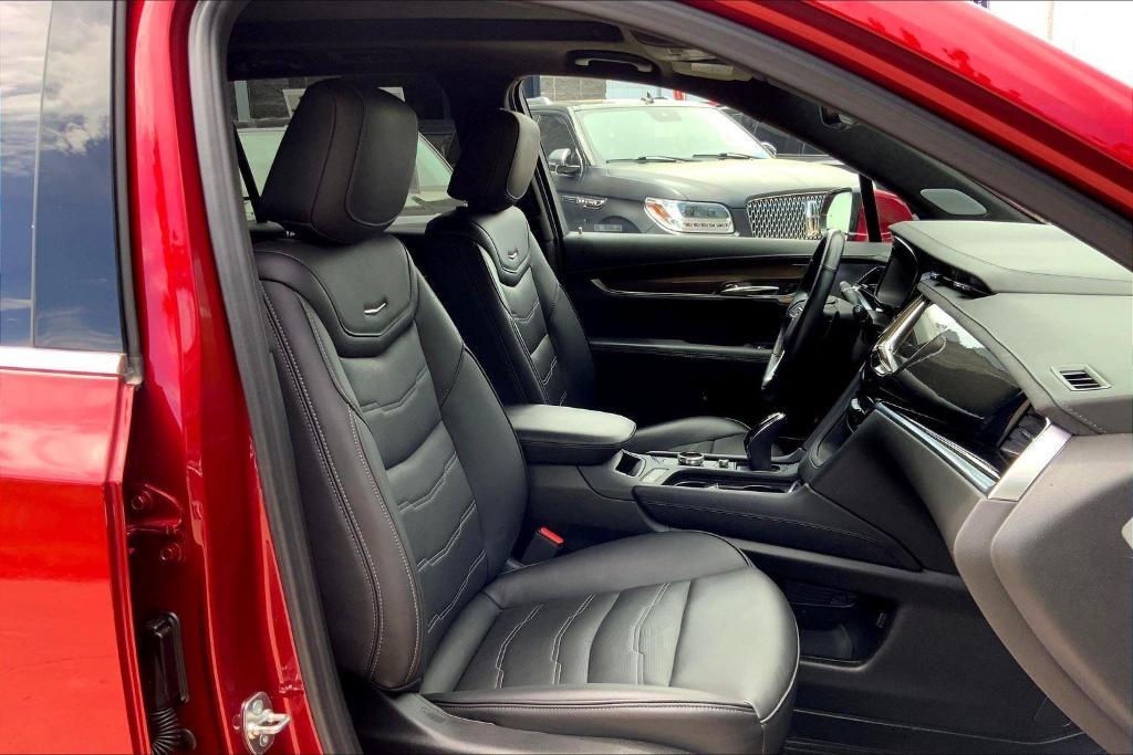 used 2024 Cadillac XT6 car, priced at $38,428