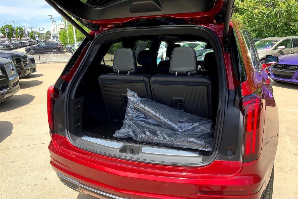 used 2024 Cadillac XT6 car, priced at $38,428