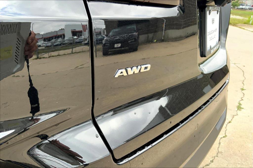 used 2024 Cadillac XT4 car, priced at $34,421