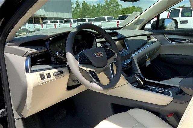 new 2025 Cadillac XT5 car, priced at $59,789