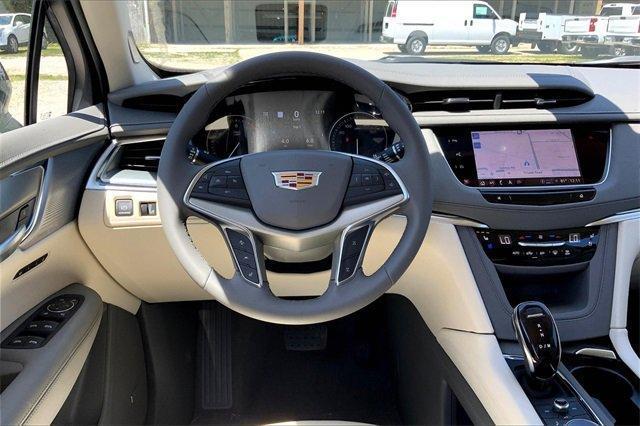 new 2025 Cadillac XT5 car, priced at $59,789