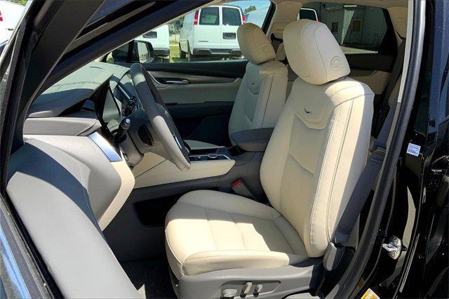 new 2025 Cadillac XT5 car, priced at $59,789