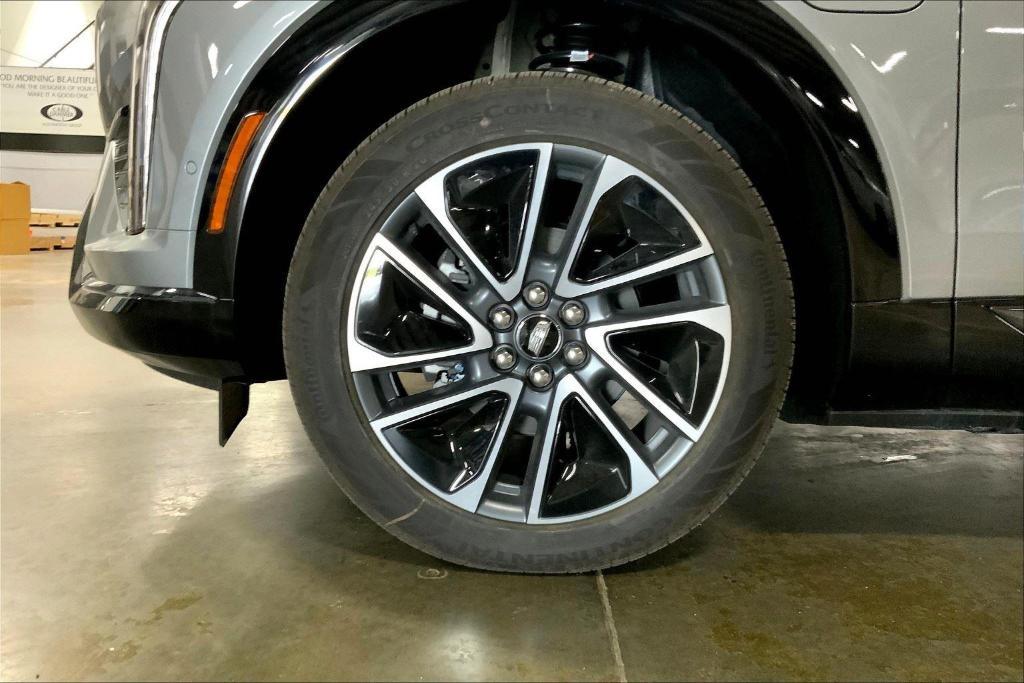 new 2025 Cadillac OPTIQ car, priced at $55,914