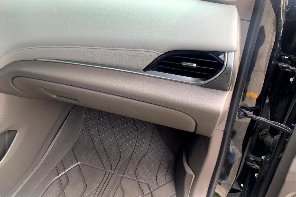 used 2018 Chevrolet Traverse car, priced at $18,452