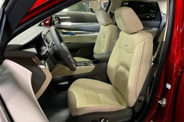 new 2025 Cadillac XT5 car, priced at $58,799