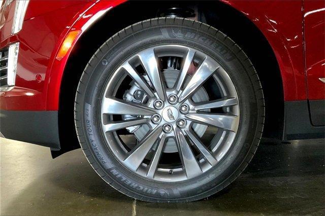 new 2025 Cadillac XT5 car, priced at $58,799