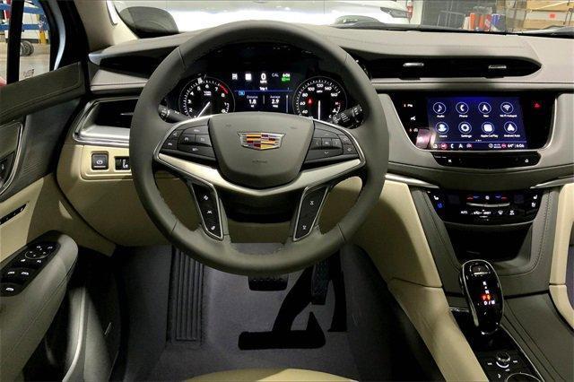 new 2025 Cadillac XT5 car, priced at $58,799