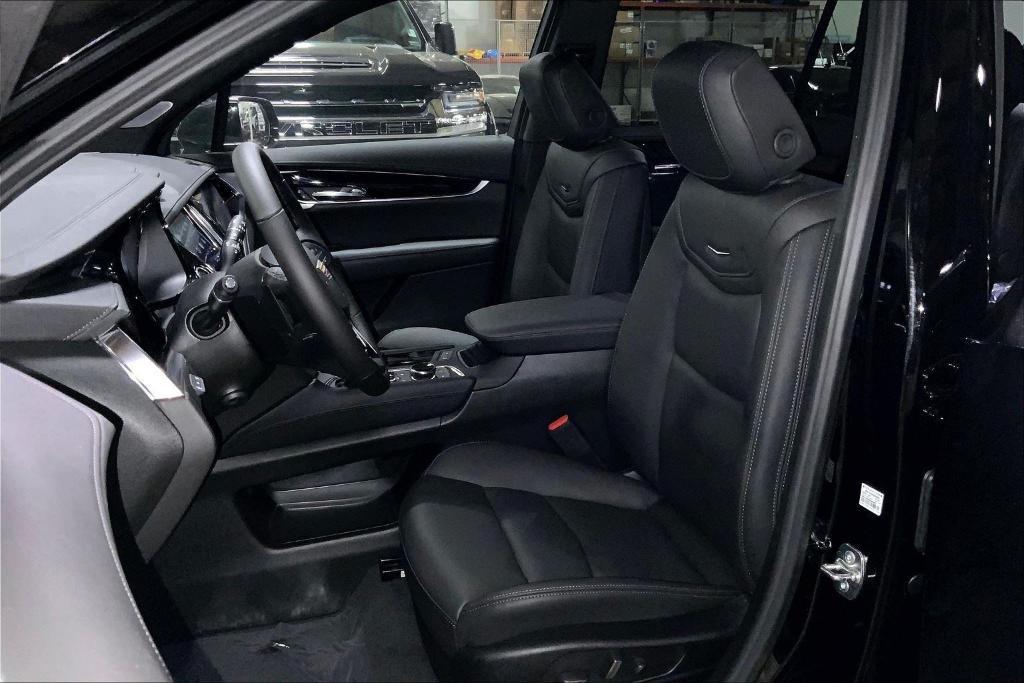 new 2025 Cadillac XT6 car, priced at $62,514