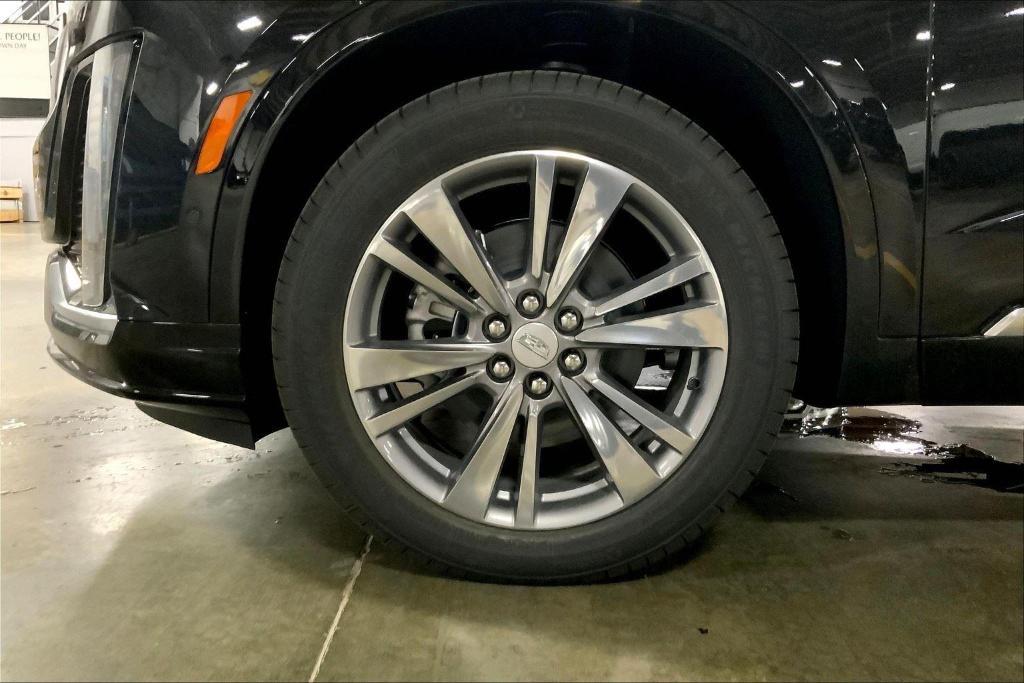 new 2025 Cadillac XT6 car, priced at $62,514