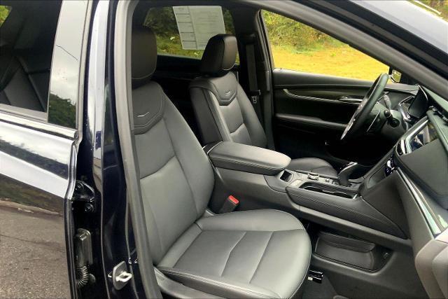 used 2022 Cadillac XT5 car, priced at $38,825