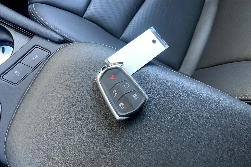 used 2025 Cadillac XT5 car, priced at $46,534