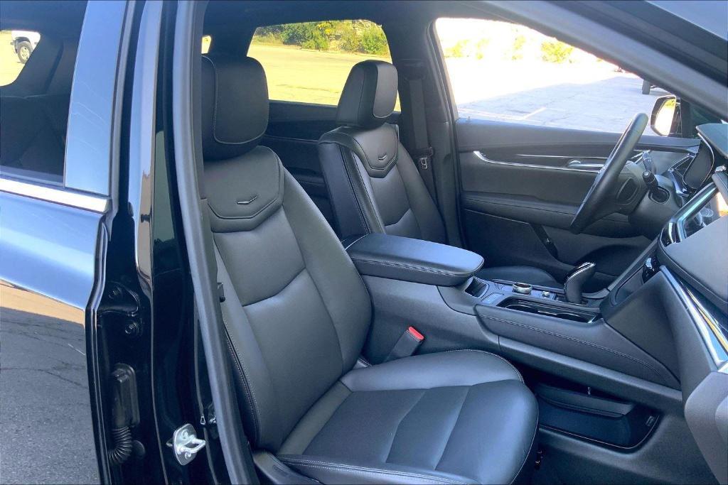 used 2025 Cadillac XT5 car, priced at $46,534