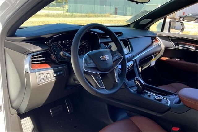 new 2025 Cadillac XT5 car, priced at $65,035