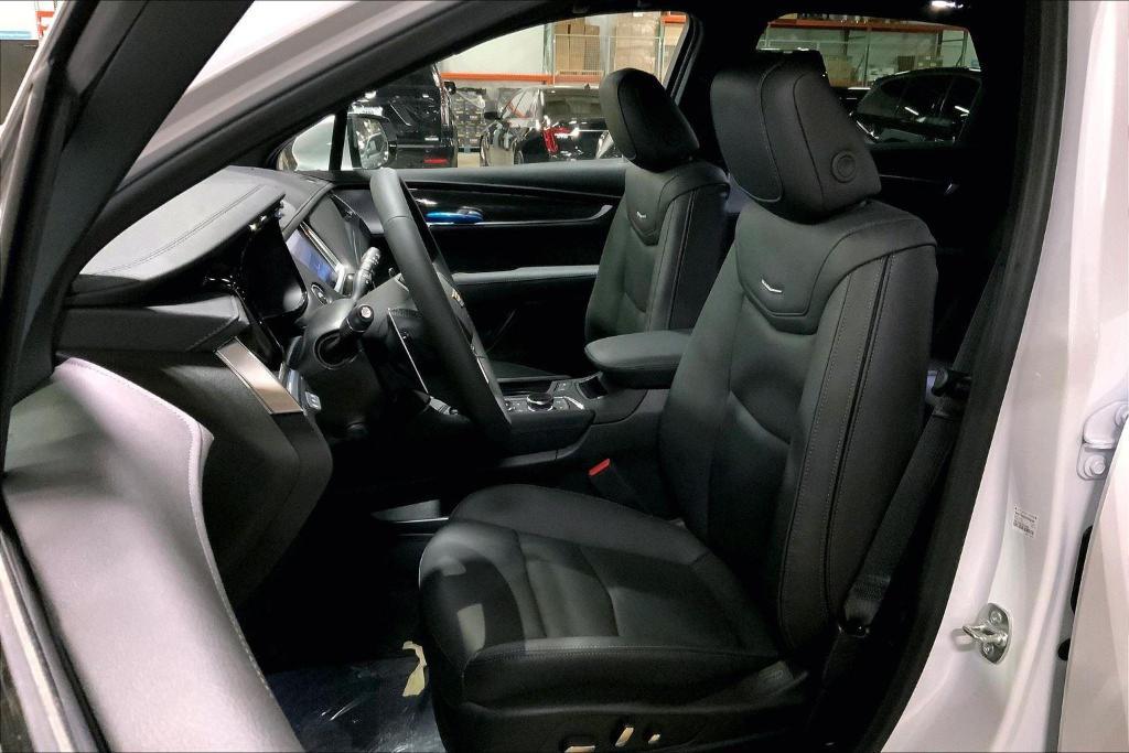new 2025 Cadillac XT5 car, priced at $63,690