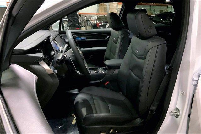 new 2025 Cadillac XT5 car, priced at $62,690