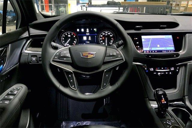 new 2025 Cadillac XT5 car, priced at $62,690