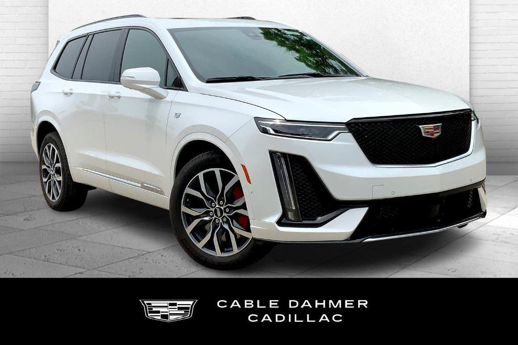 new 2025 Cadillac XT6 car, priced at $75,165