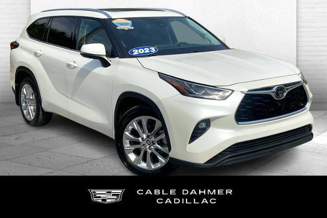 used 2021 Toyota Highlander car, priced at $35,627